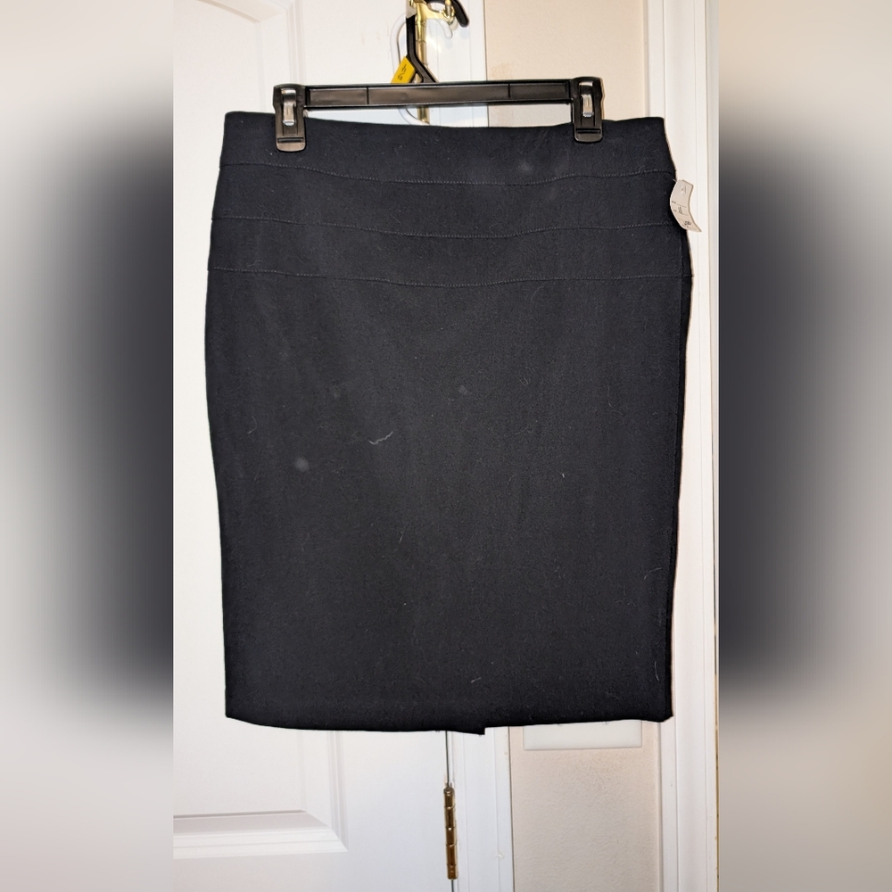 Elegant Black Pencil Skirt